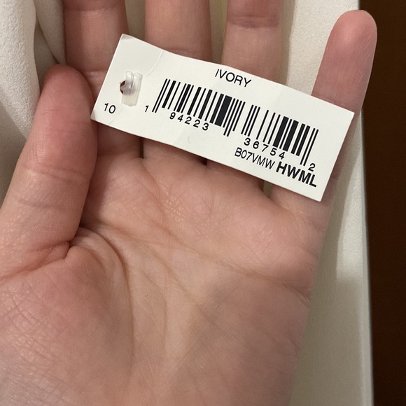 Lark & Ro Romantic Blouse - Picture 5 of 9